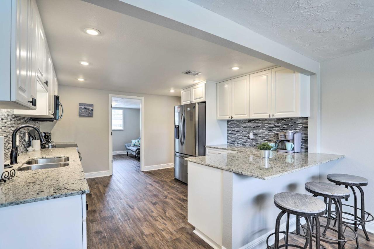 Pet-Friendly Gulfport Home Less Than 2 Mi To Beach St. Petersburg Luaran gambar